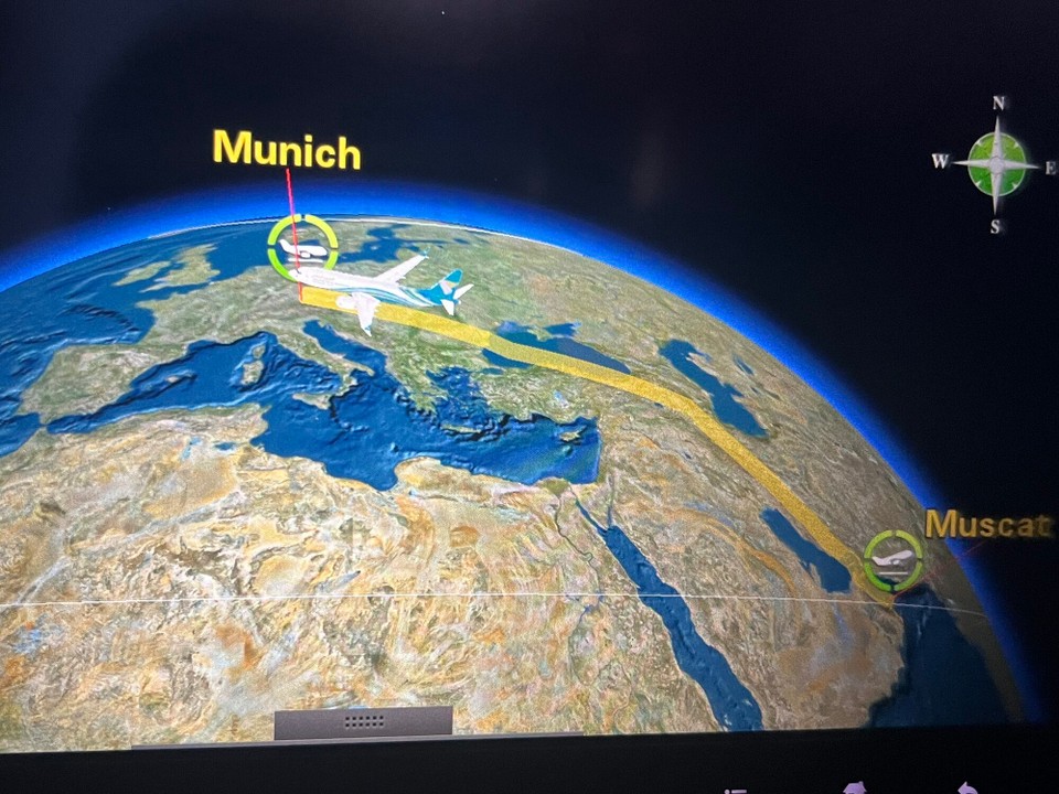 Deutschland - Oberding - Und 7 Stunden von Oman nach München 