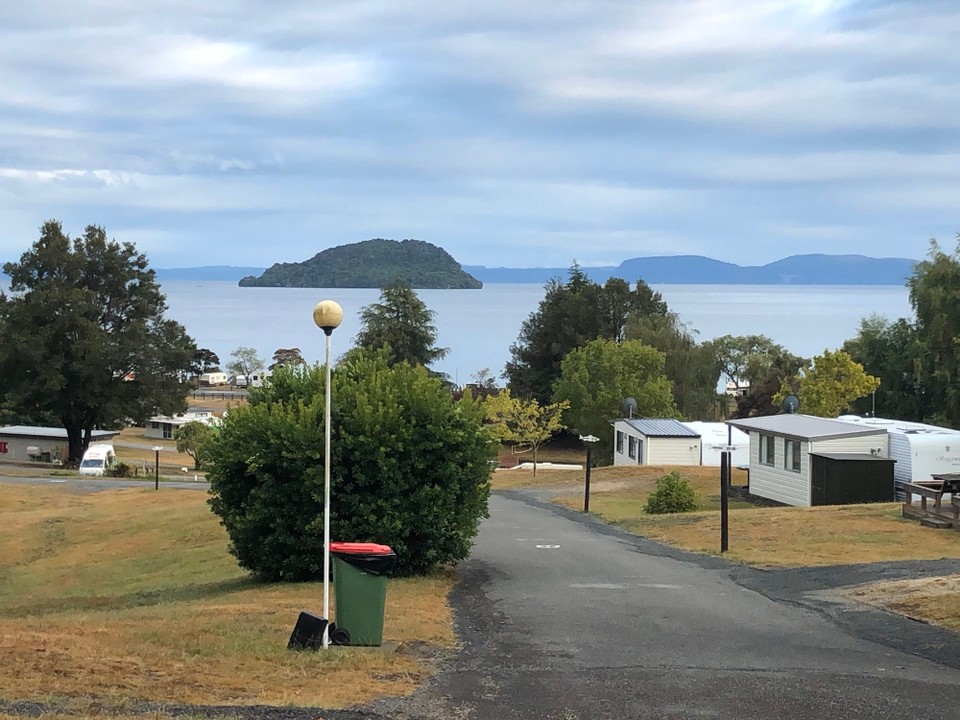 Neuseeland - Awakeri - Wäre die laute Strasse nicht, wäre der Camping am Lake Taupo super gewesen. 