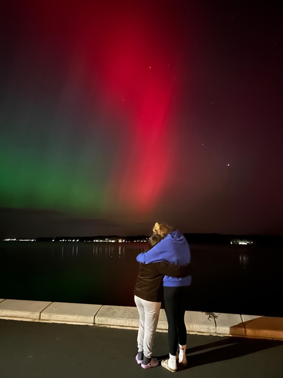 Deutschland - Kolbermoor - Das war im Oktober in Kiel! Meine Tochter (hier links) hat es gesehen. Ich kam leider zu spät, am nächsten Tag war entgegen aller Prognosen, nix mehr davon zu sehen!🤷‍♂️