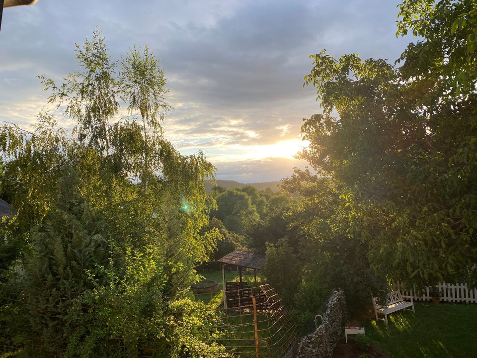 Deutschland - Perl - Abendstimmung über der Mosel