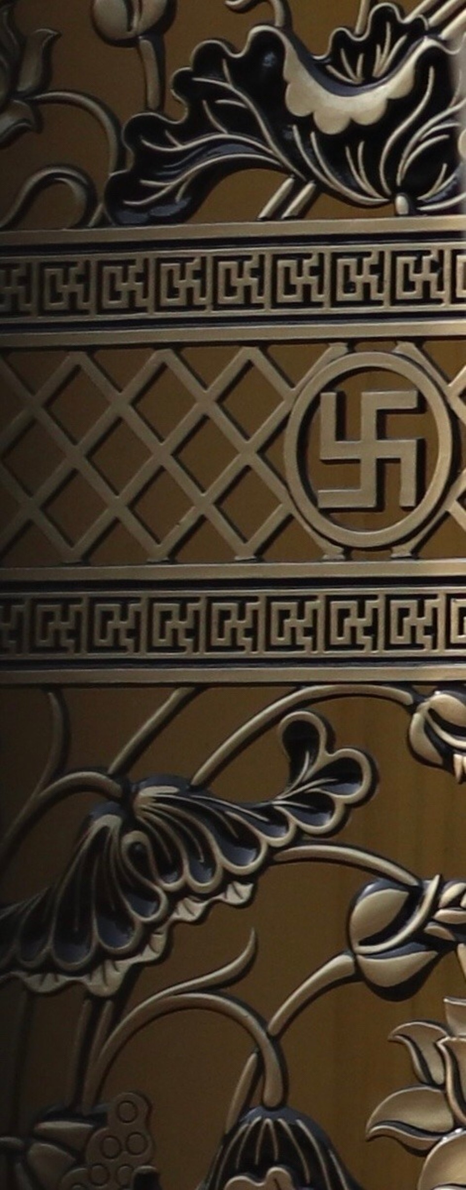 Vietnam - H. Hoa Lư - Buddhistischer Tempel mit Glücksbringenden Zeichen die historisch bedenklich sind 😳🤭😳 