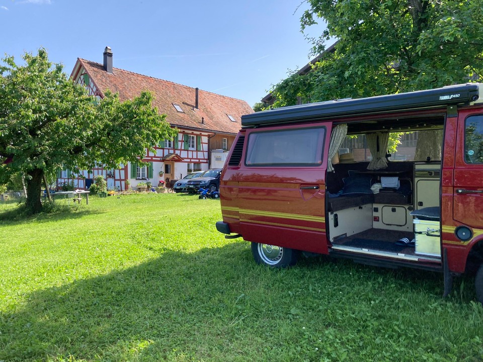 Schweiz - Langrickenbach - Stellplatz auf der Streuobstwiese 