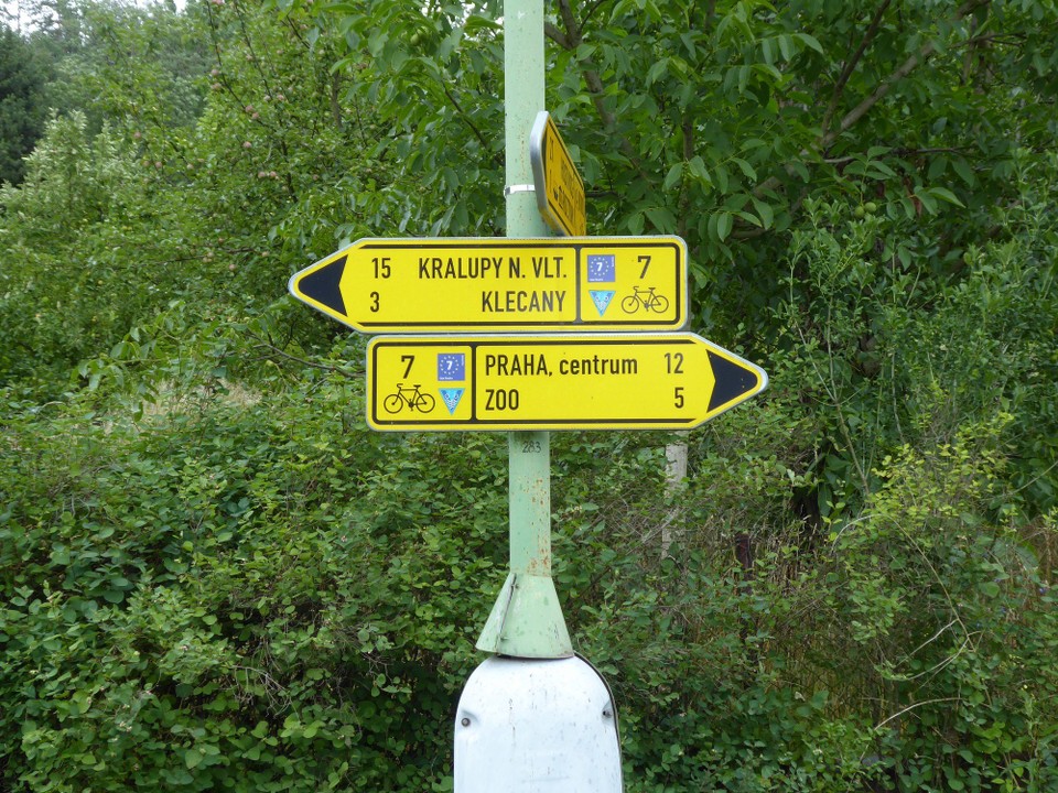 Tschechien - Prag - Außerdem habe ich schmerzlich das kleine e vermisst. Ich musste heute einfach nach einer blöden 7 fahren. Aber die Beschilderung war hervorragend.