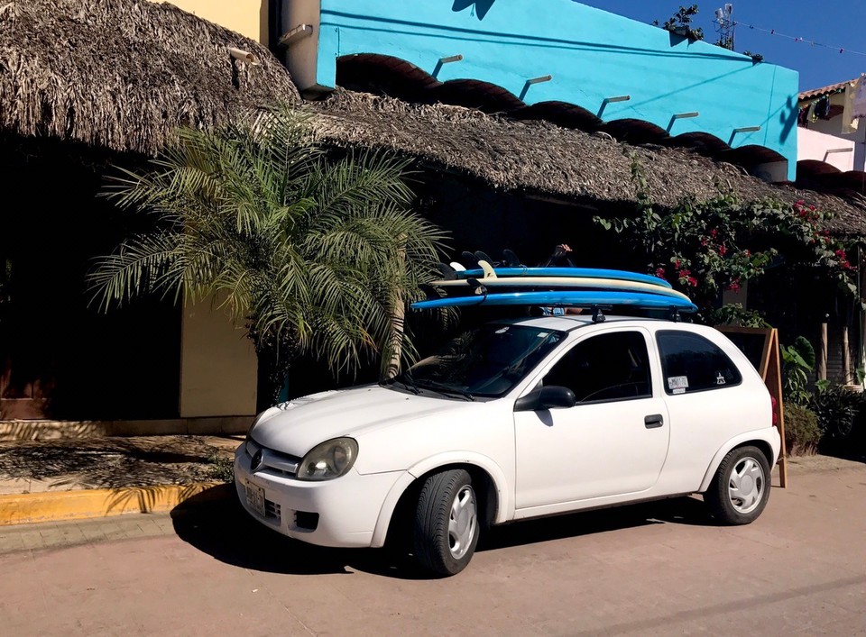 Mexiko - San Pancho - Hier in San Pancho brechen die Wellen zu schnell für uns. Wir haben aber ein paar nette Menschen gefunden, die uns nach Punta Mita bringen ✌️️