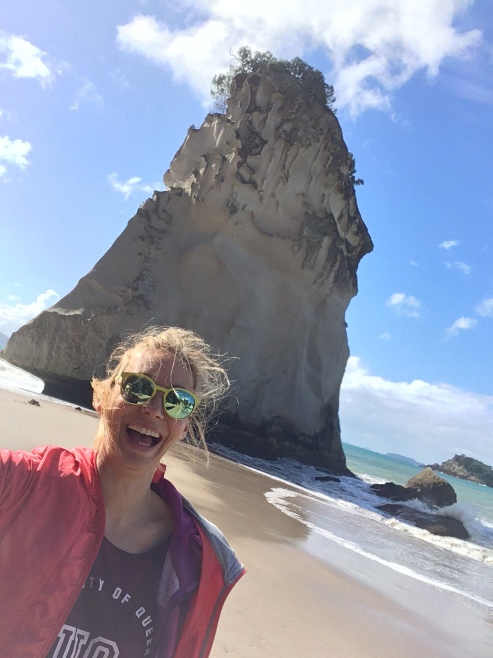 Neuseeland - Coroglen - Happy at cathedral cove beach 