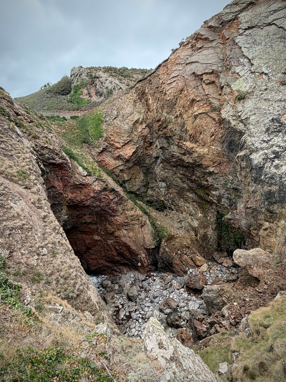 Vereinigtes Königreich - St Mary - Devil‘s Hole - etwas unspektakulärer als erwartet. 