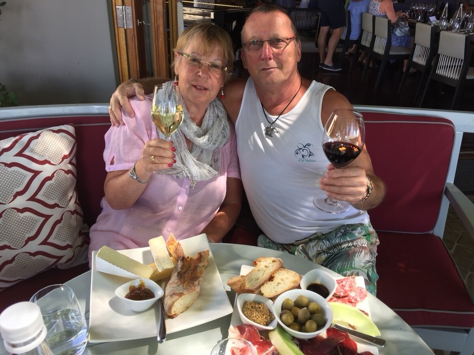 Südafrika - Stellenbosch - Vesperplatte & Wein 