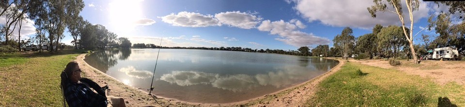 Australia - Hopetoun - Another great free spot .. right on the lake