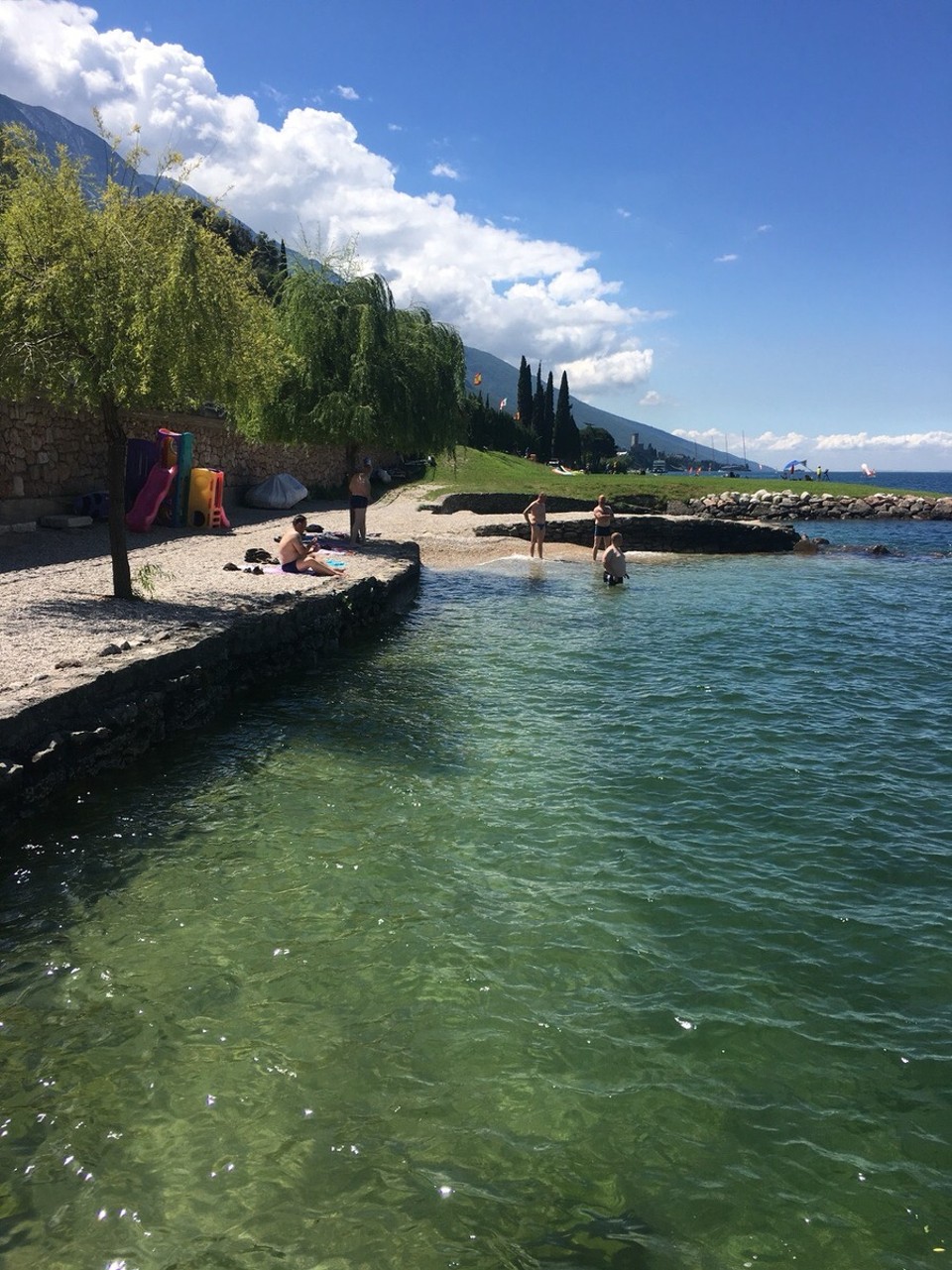 Italien - Malcesine - ... nichts tun, den Hintern schonen und das Wetter und den kalten See genießen!