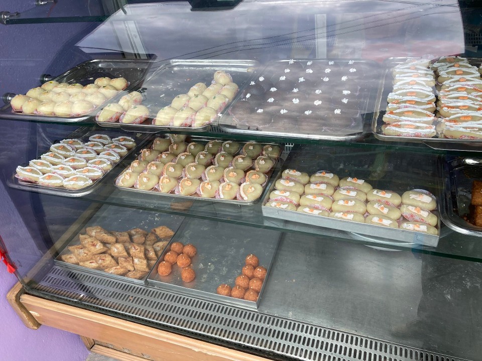 Nepal - Pokhara - Süße Leckereien 😃