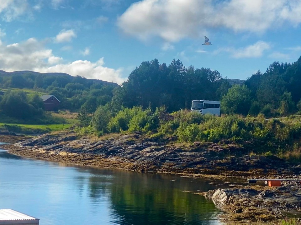 Norwegen - Hestvika - Und hier parken wir unser Bett an einem wundervollen kleinen privaten Hafen mit traumhafter Aussicht und eine Ruhw von der wir uns gar nicht wieder trennen wollen. 