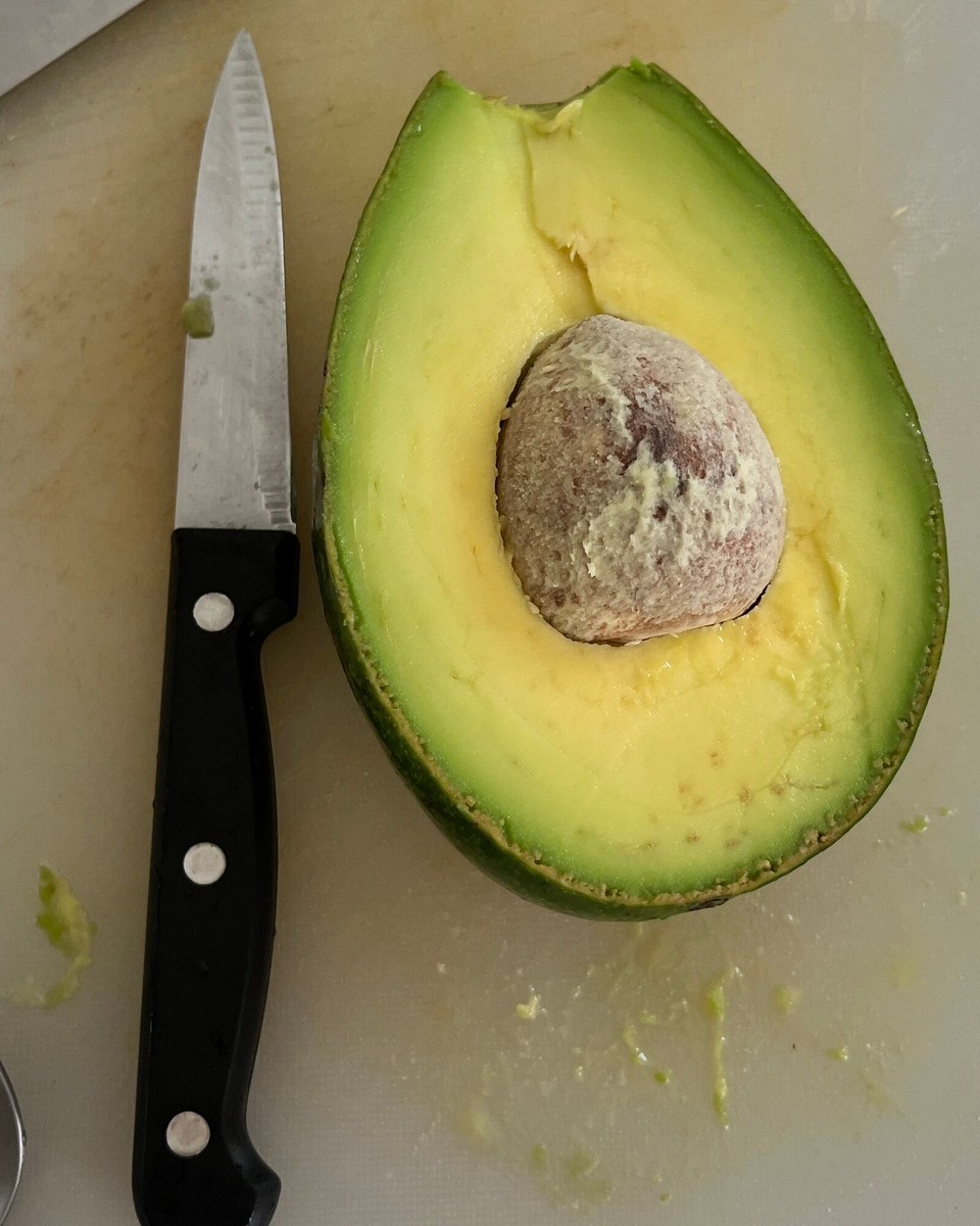 Brasilien - Salvador - Riesige Avocados 