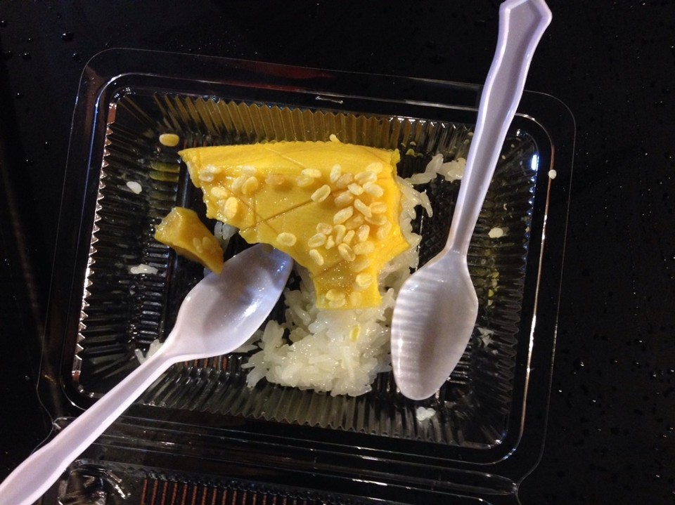 Thailand - Bangkok - Sticky rice at Roi Fai Market 2