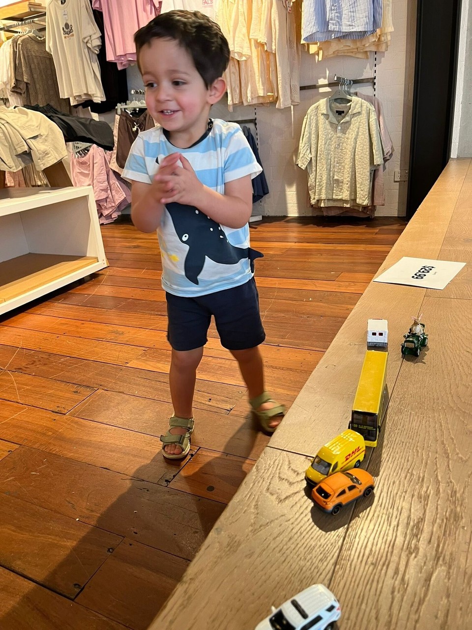 Australien - Fremantle - Auch ein kleiner Shoppingstopp wurde eingelegt. Während Gülsen auf Schnäppchenjagd ging, haben sich Elias und Bastian anderweitig beschäftigt.