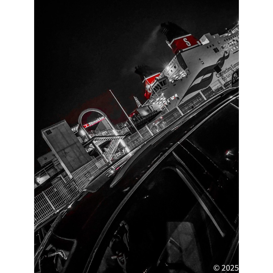 Deutschland - Rostock - Startklar in Spur 51 zum Boarding…