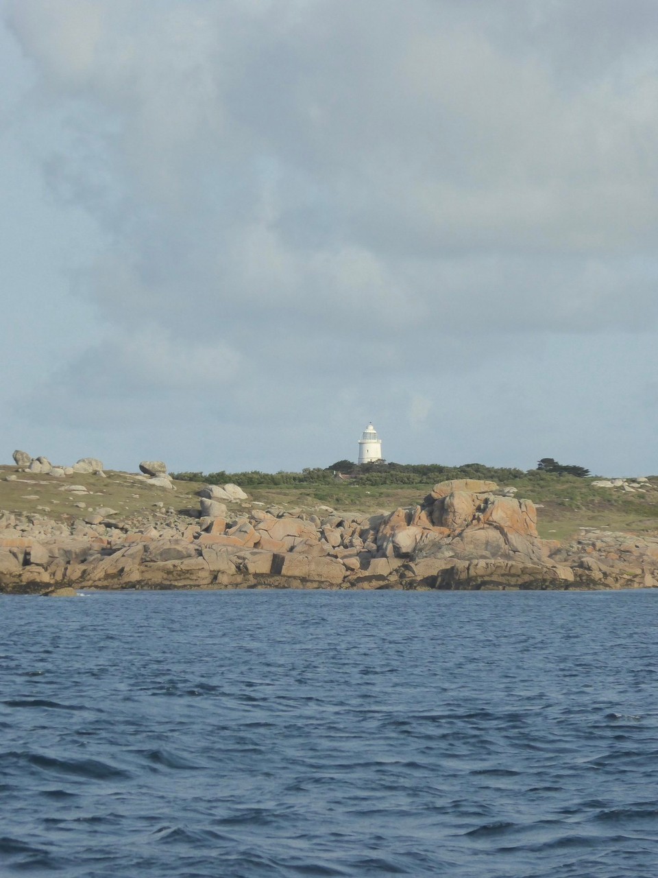 United Kingdom - Falmouth - The 2nd lighthouse to be built in the western approaches (in 1680) after Lizard Point. 74 feet tall, it also had gun ports. Built on St Agnes’ highest point as the most westerly of the habitable islands, it was prone to fog and decommissioned in 1911 when superseded by Peninnis lighthouse. 