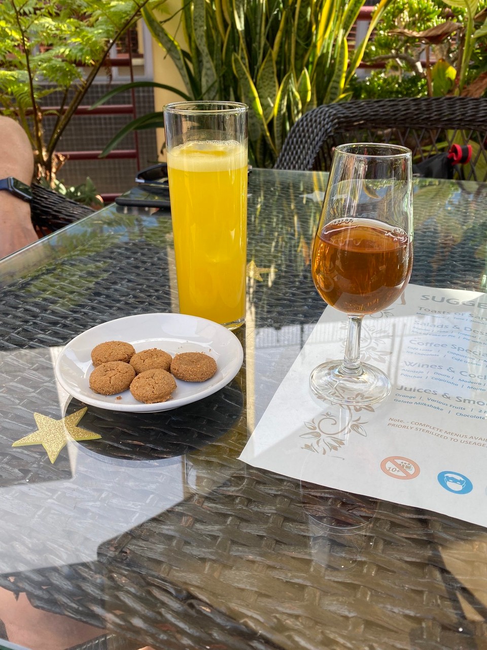 Portugal - Funchal - Inseltypische Getränke: Poncha und Madeirawein