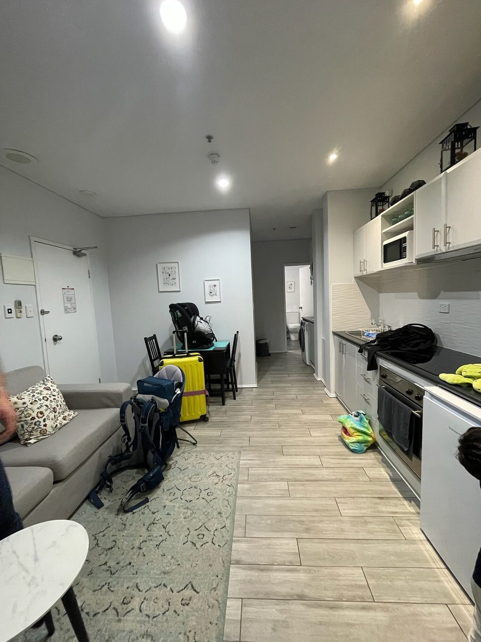Australien - Perth - In Perth sind wir dann mit dem Zug zu unserem kleinen, zentral gelegenen Airbnb gefahren und haben uns eingerichtet.