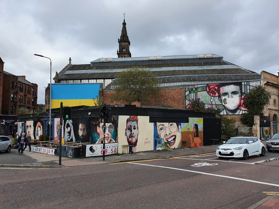 Vereinigtes Königreich - Glasgow - An unterschiedlichsten Hauswänden verteilt über die ganze Stadt haben sich Künstler verewigt. 