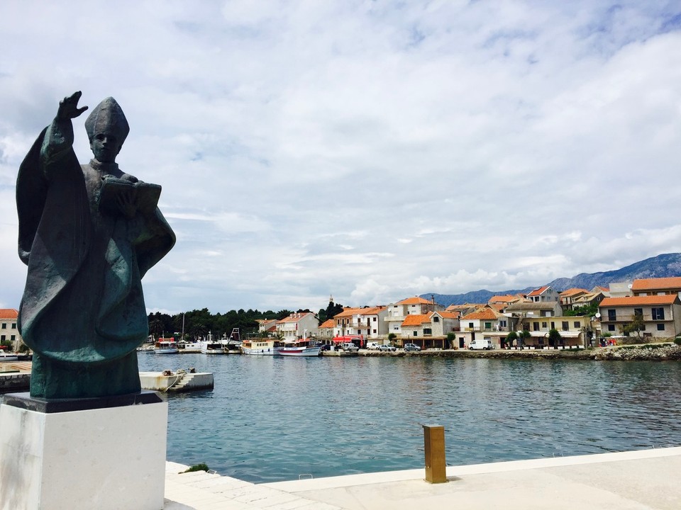 Kroatien - Sućuraj - Wir haben des Papstes Sege(l)n