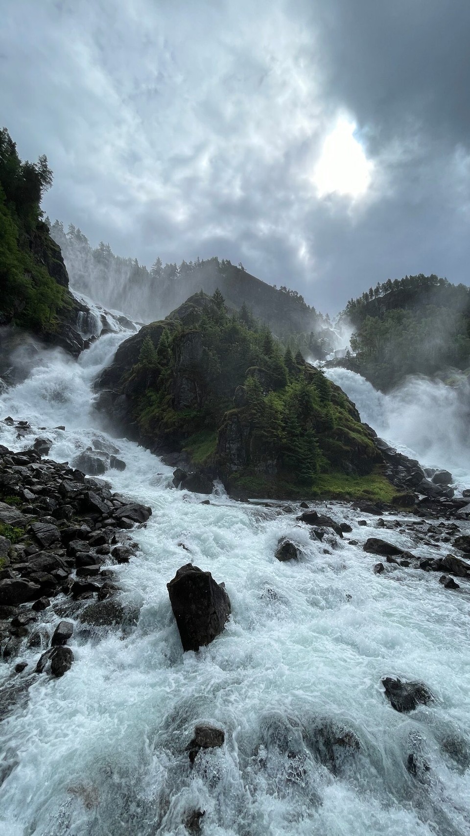 Norwegen - Eidfjord - Wilder Latefossen
