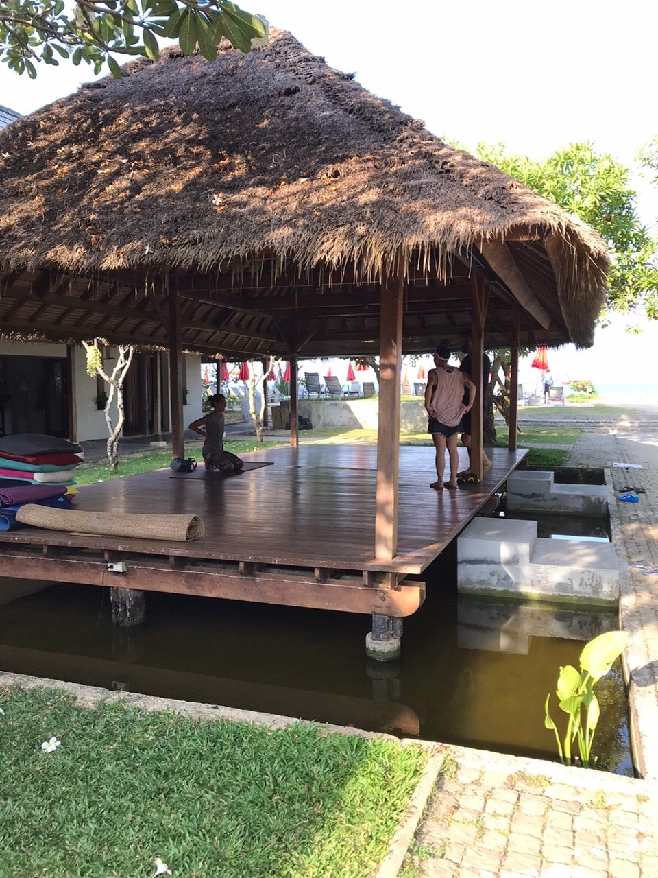 Thailand - Amphoe Ko Lanta - Yoga in the shala at Srilanta