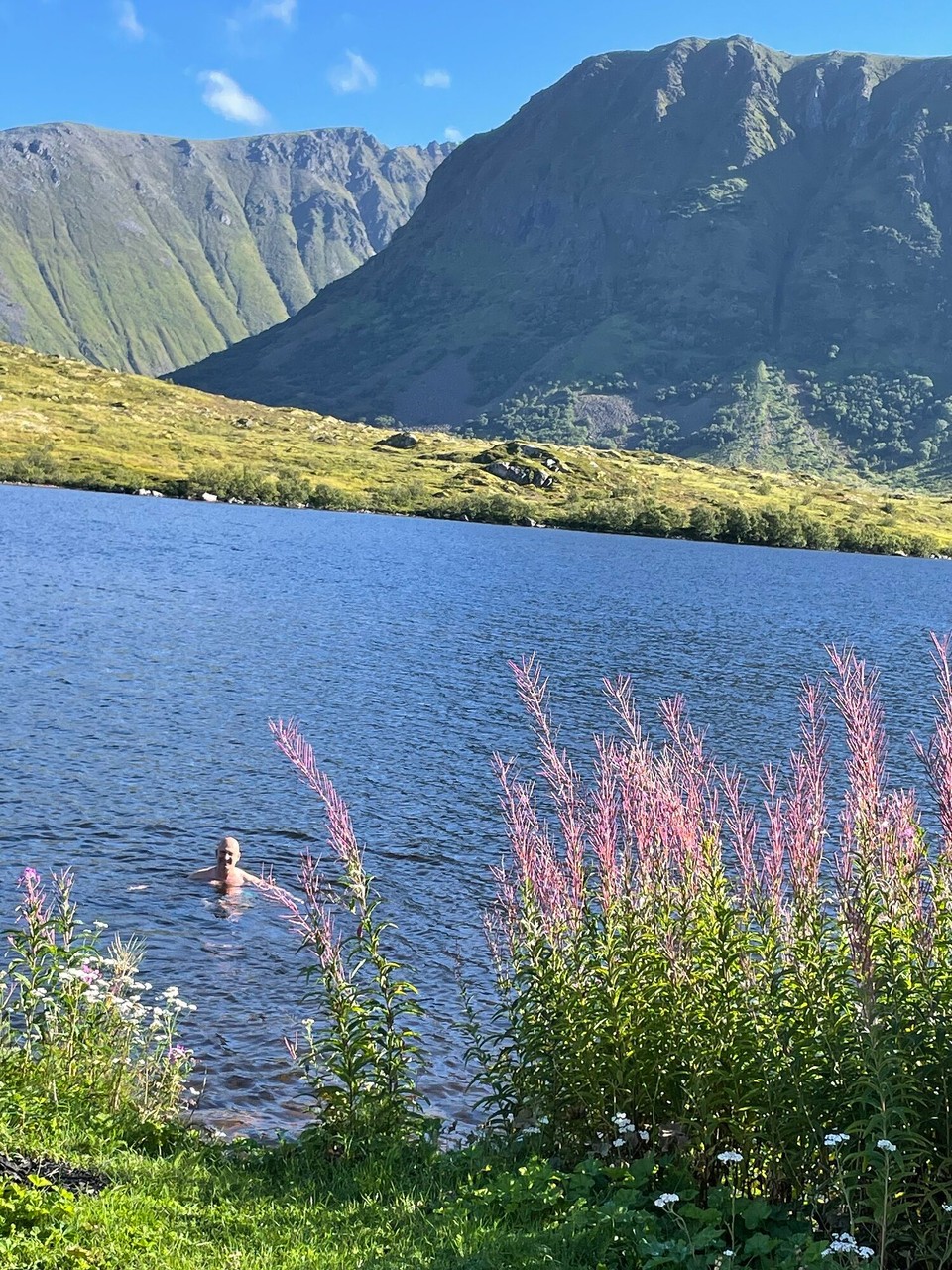 Norwegen - Bøstad - Bad im See 