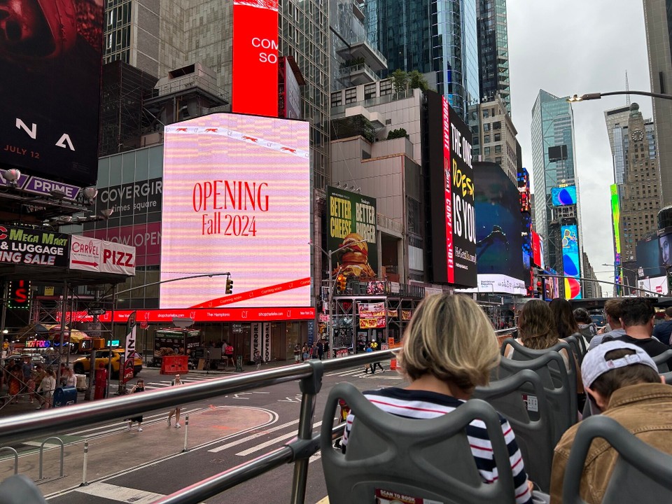 Vereinigte Staaten - New York - Hop on Hop off Bus. Downtown und Uptown Tour. Ca. 3,5 Stunden. Ganz viele Infos. 