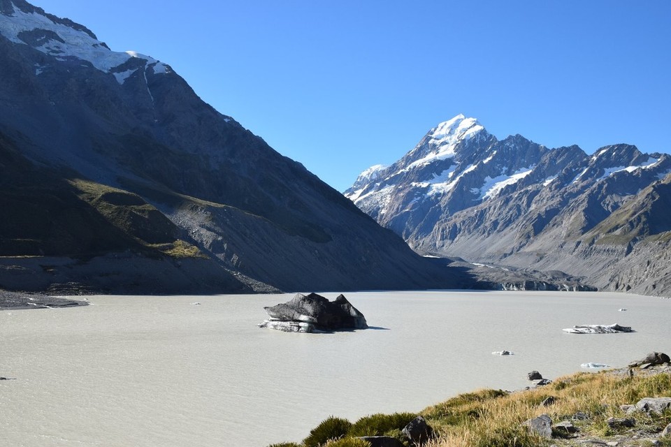 Neuseeland - Mount Cook - Der Hooker Lake - ein Gletschersee mit kleinen Eisbergen