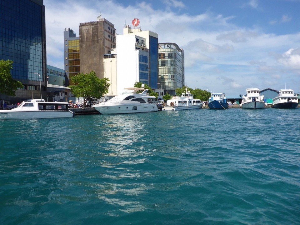 Malediven - Malé - Die aus allen Nähten Platzt 110000.0 Einwohner