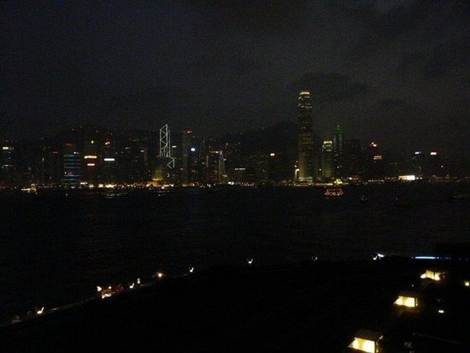 Hong Kong - Kowloon - view from the room - right