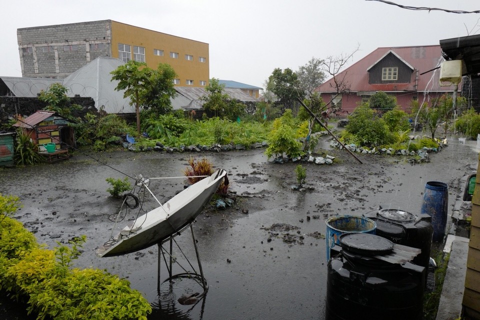 Democratic Republic of the Congo -  - Heute wollen wir den Vulkan Nyiragongo besteigen. Das Wetter ist denkbar schlecht, wir lassen uns jedoch die Vorfreude nicht nehmen.