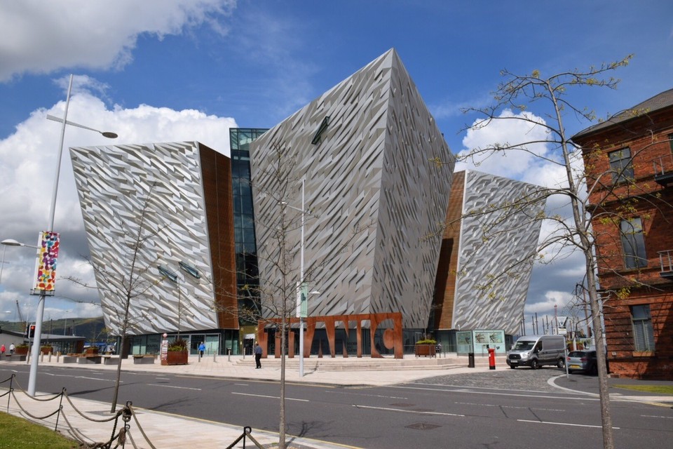 Vereinigtes Königreich - Belfast - Titanic Museum, denn sie wurde in Belfast gebaut