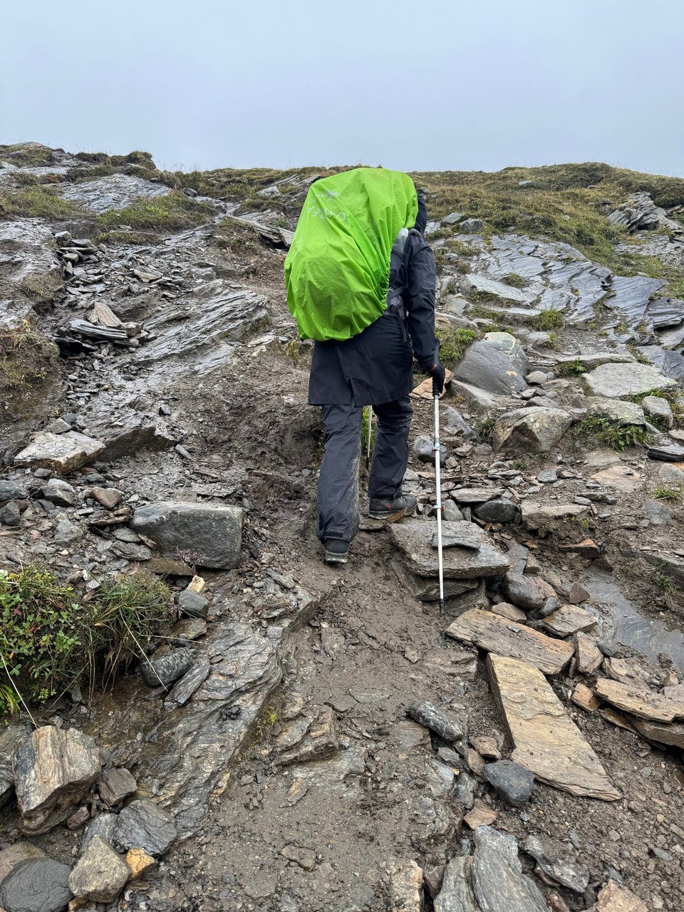 Schweden - Kiruna - Katrin kämpft sich zum Pass hoch