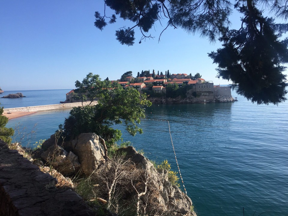 Montenegro - Sveti Stefan - Nochmal der Blick auf Sveti Stefan