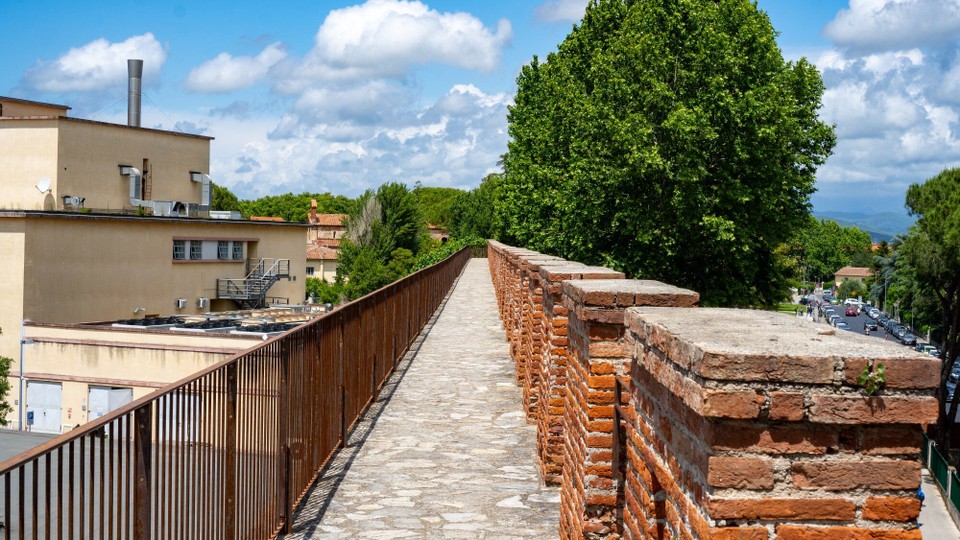 Italien - Pisa - Die Mauer um Pisa