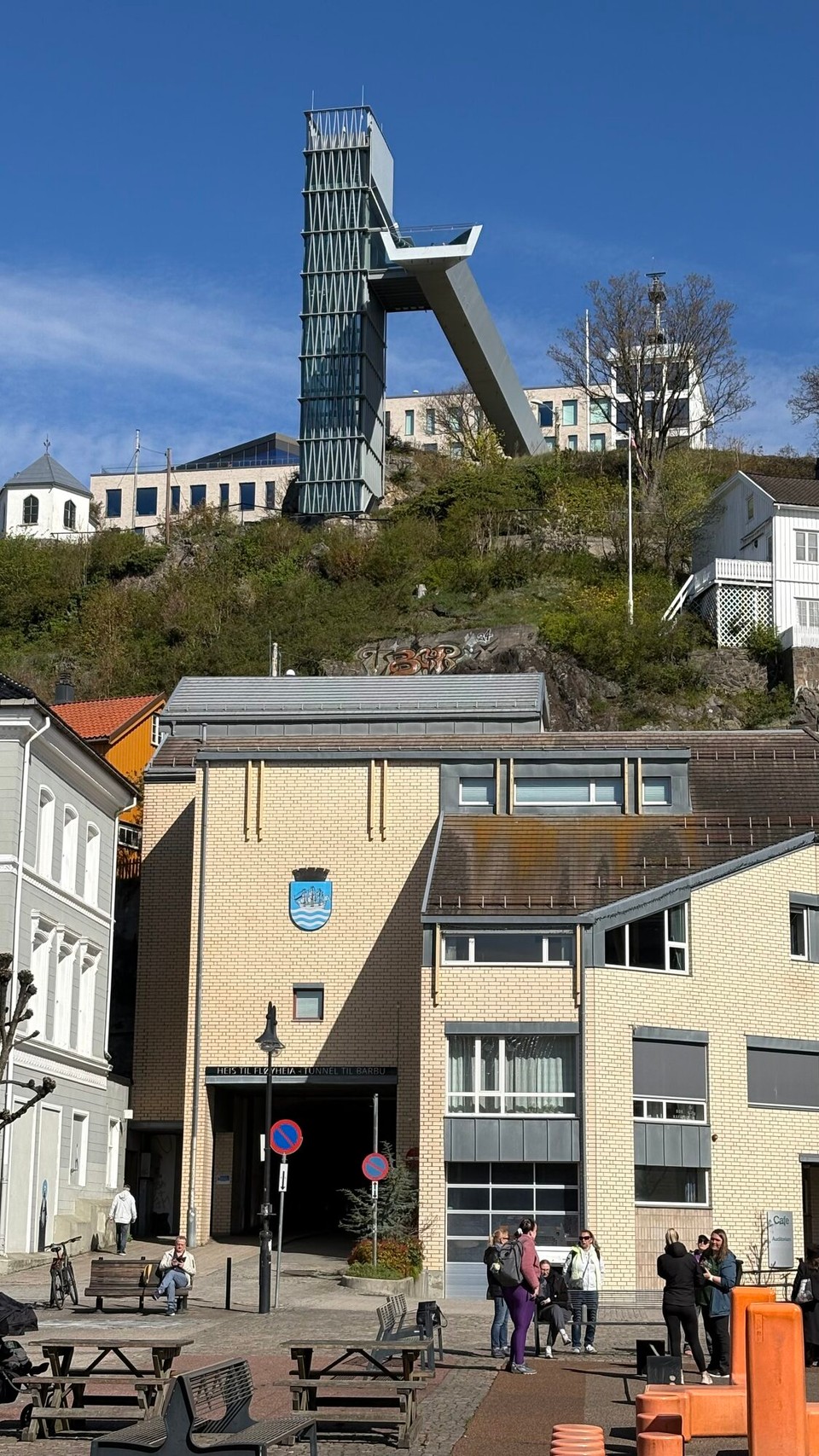 Norwegen - Seljord - Mit dem Lift geht’s ins Zentrum 