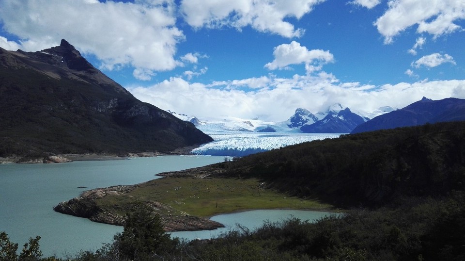 Argentina - El Calafate - Le glacier perito moreno se jetant dans le largo argentino