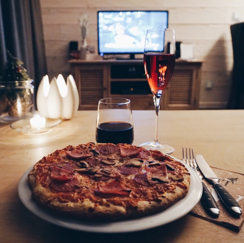 Deutschland - Braunlage - Ankommen, Pizza, Wein, Couch, Schluss für heute.❤️