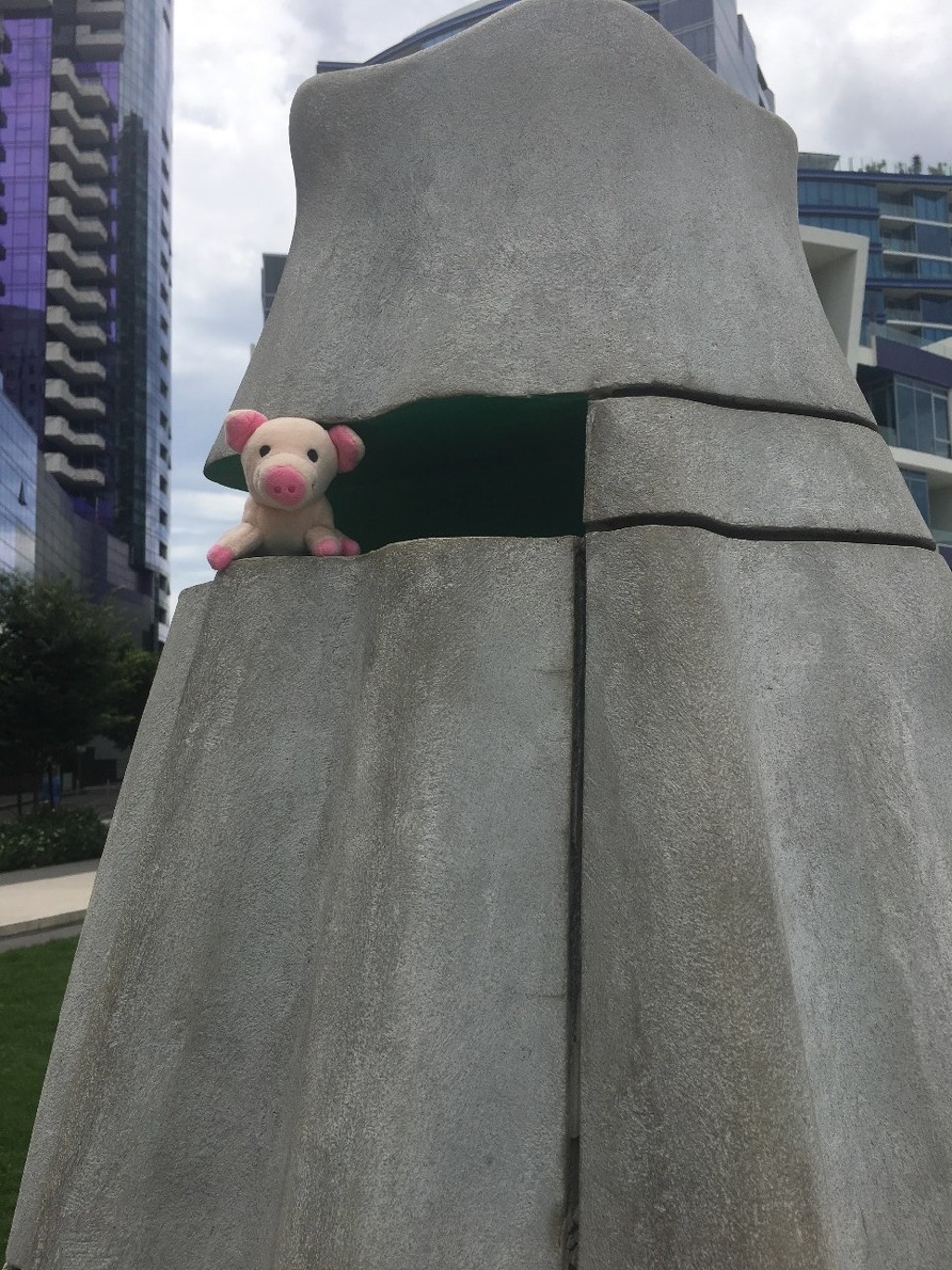 Australien - Docklands - Tipi oder Vulkan? Kunst!