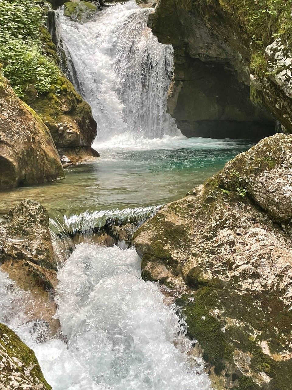 Slowenien - Soča - Mal ein etwas kleinerer Wasserfall, aber genauso schön.