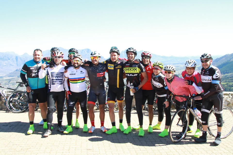 Südafrika - Franschhoek - Tapfere Radler am Franschhoek Pass