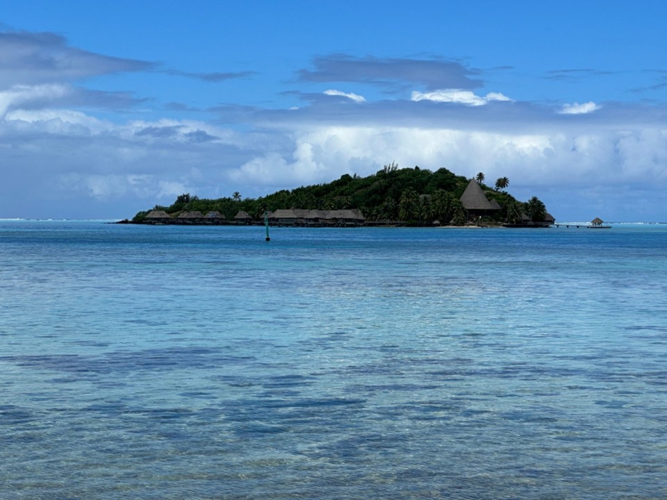 Französisch-Polynesien - Bora-Bora - … da draußen sind die ganz billigen Resort’s 