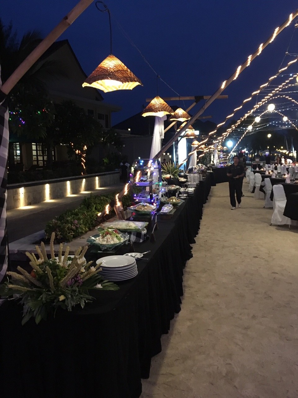 Indonesien - Lombok Utara - Riesiges Buffet
