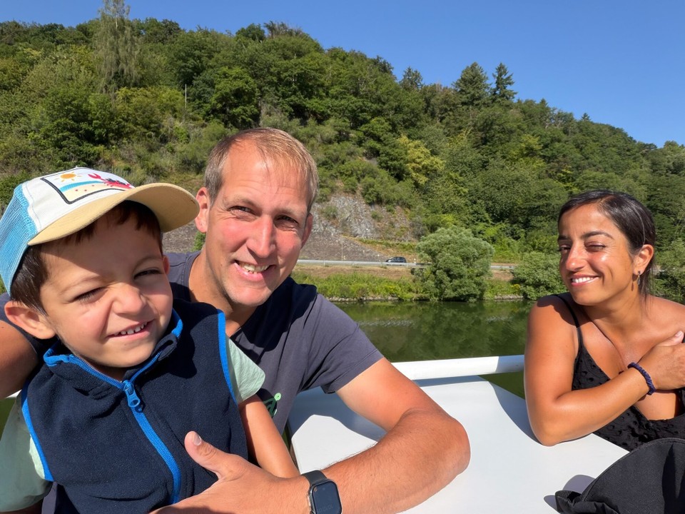 Deutschland - Bernkastel-Kues - Für den nächsten Ausflug ging es zuerst mit dem Schiff auf dem Sonnendeck nach Bernkastel-Kues.