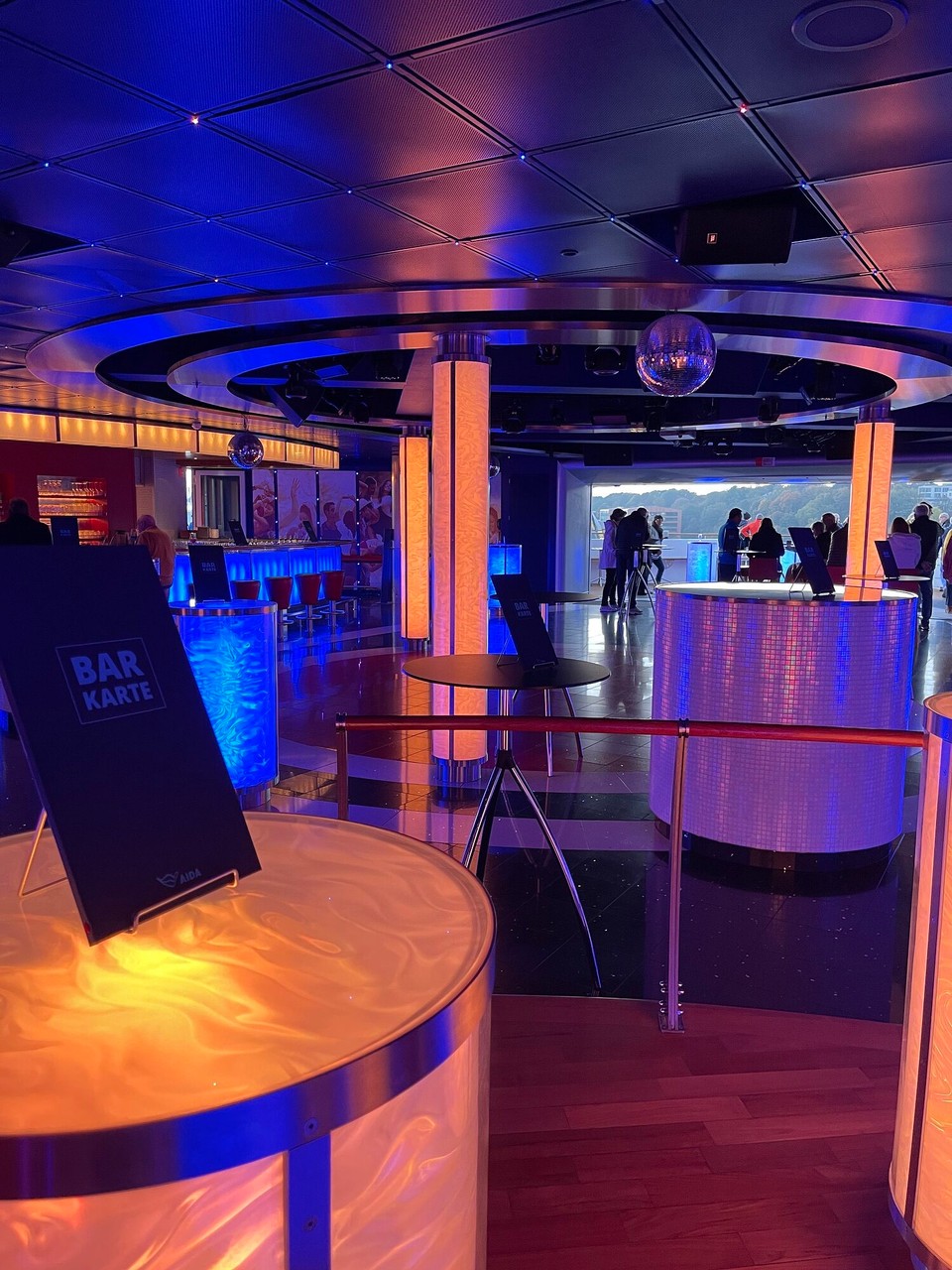 Deutschland - Hamburg - ….und an der Bar
