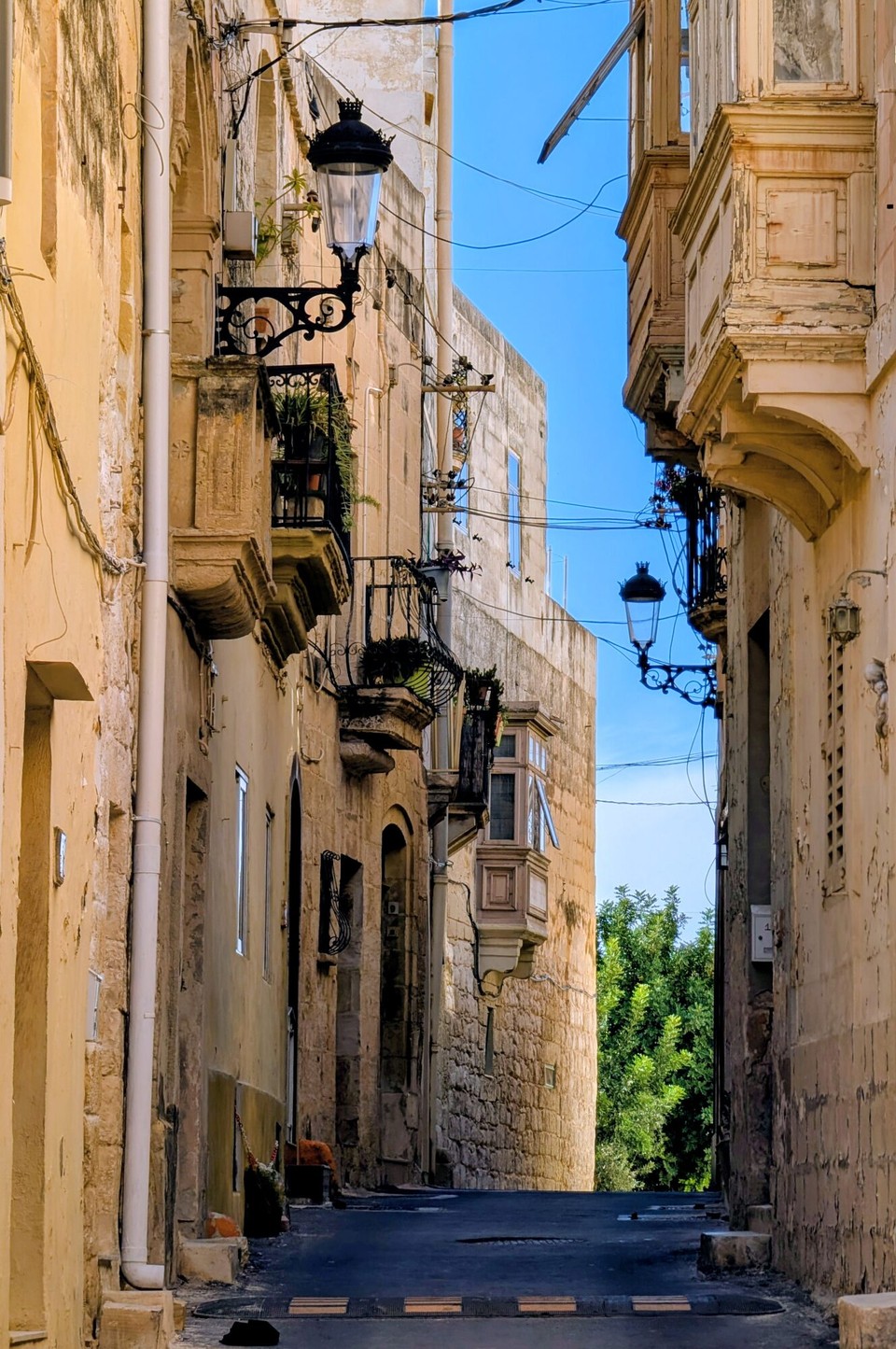 Malta - Rabat - Die engen Gassen in Sandsteinfarbe prägen das Stadtbild.