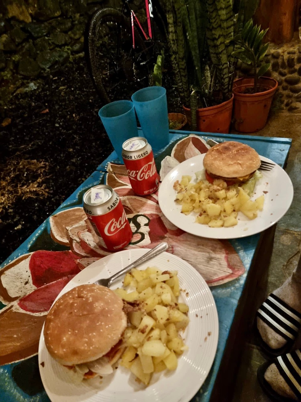 Panama -  - Dinner is served 🍔 🥔 