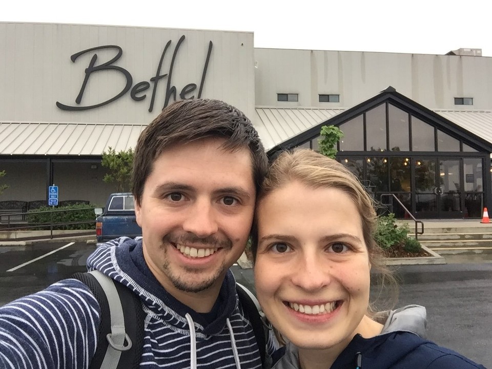 USA - Redding - Vor dem Hauptgebäude von Bethel 