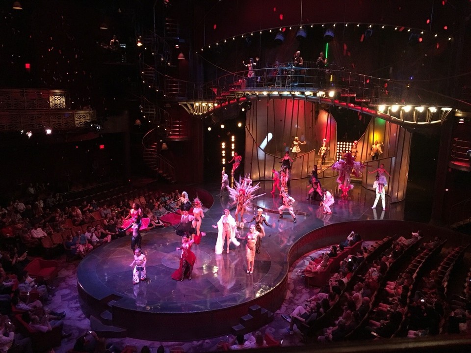 Vereinigte Staaten - Las Vegas - Während der Show ist das Filmen nicht erlaubt, aber am Ende durften wir ein Foto machen - die Show war einfach nur genial (ja ich weiß ich wiederhole mich, aber so ist es halt nun mal ;))